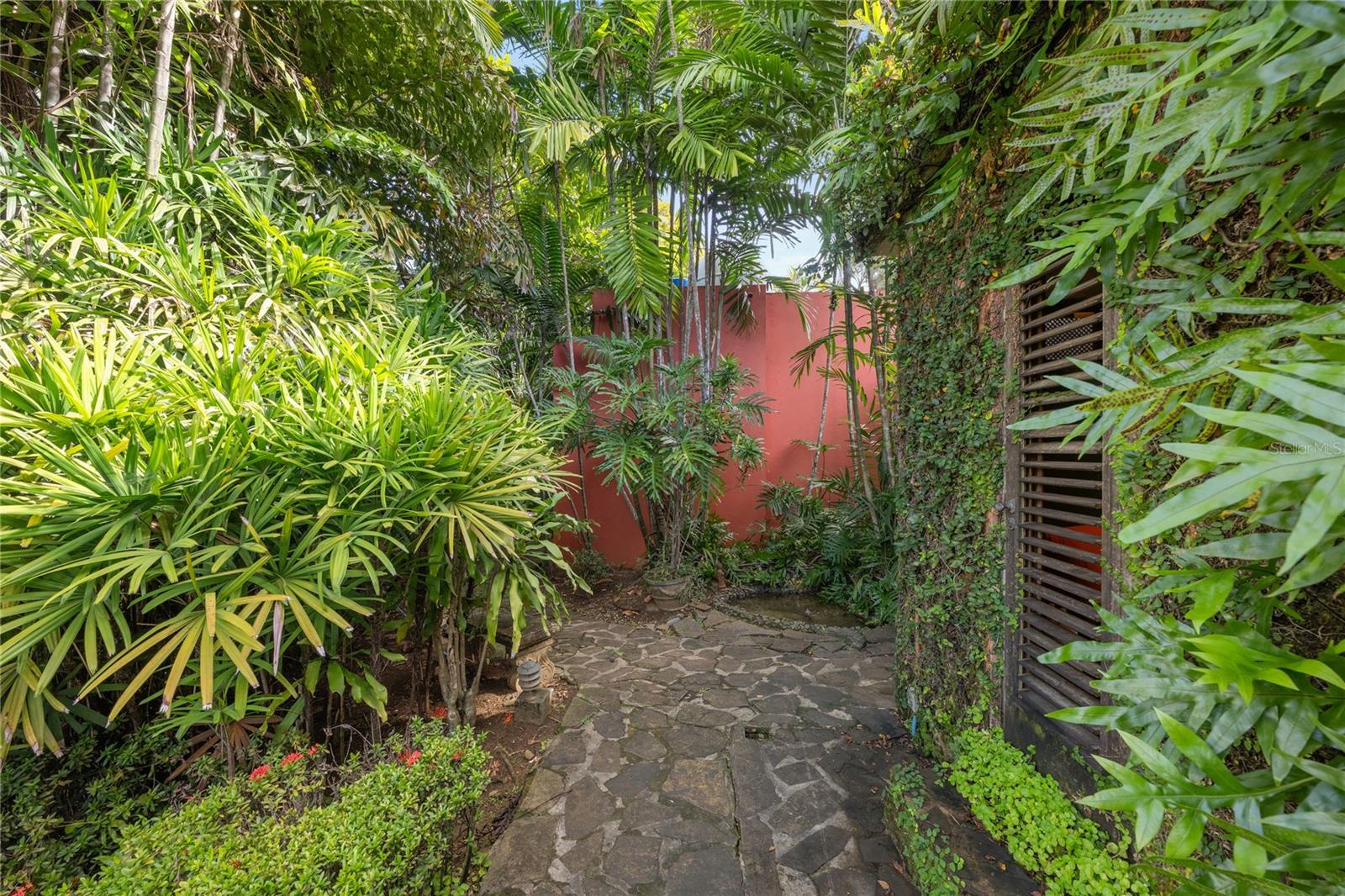 VILLA CAPARRA NORTE - Residential