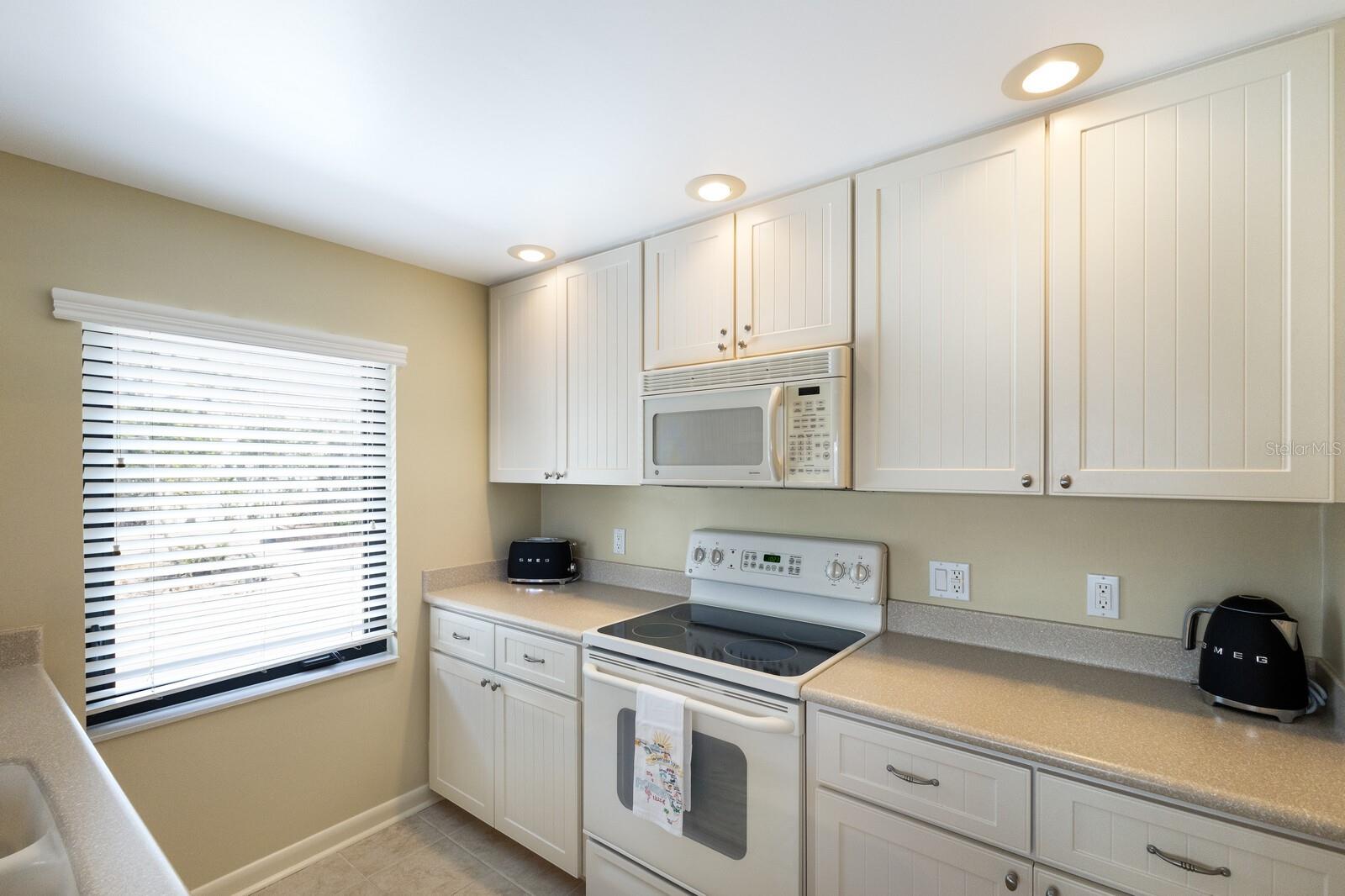 SEA OATS BLDG B - Residential