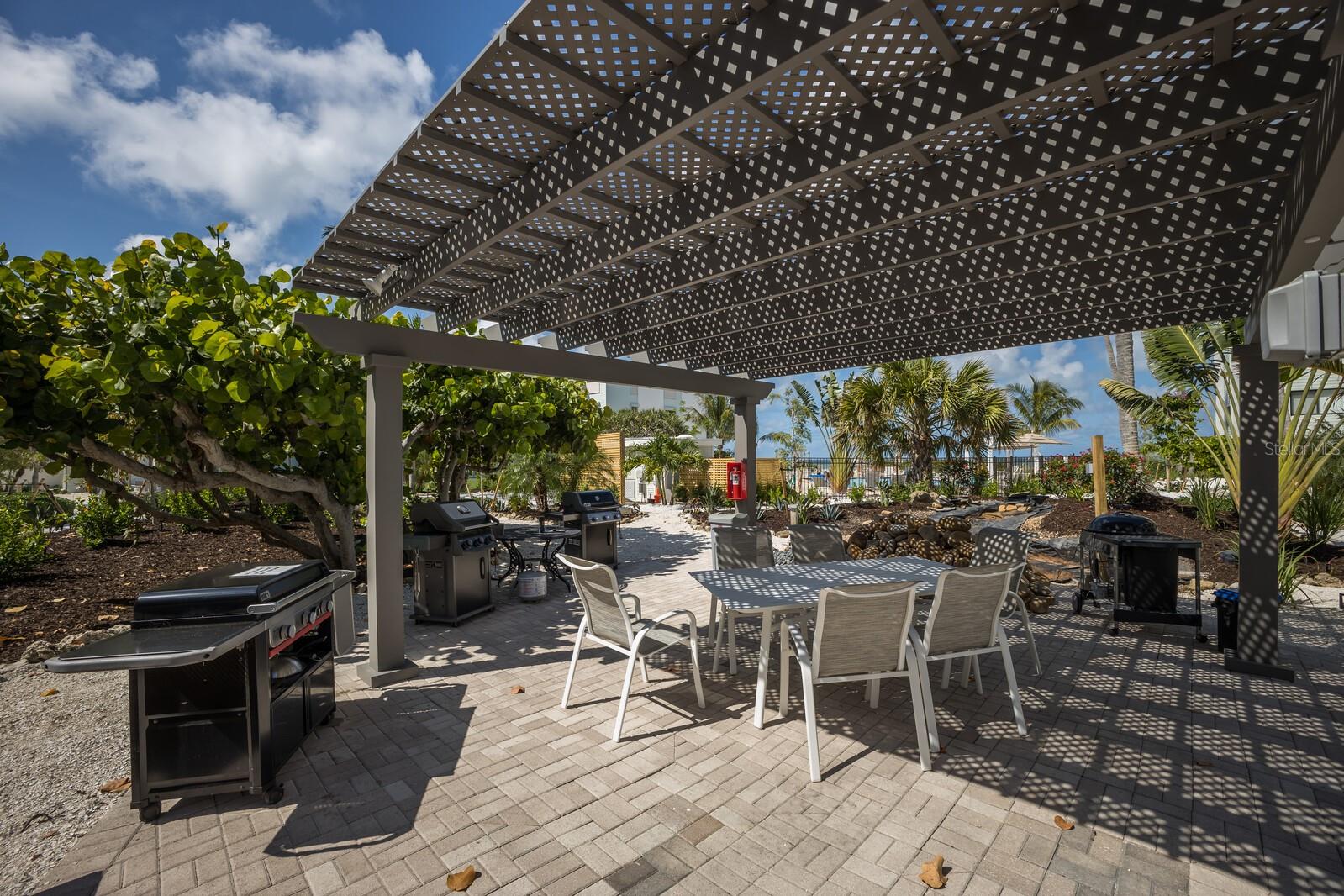 SEA OATS BLDG B - Residential