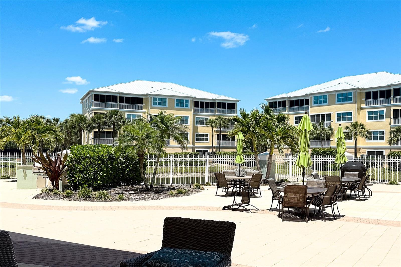 HAMMOCKS-VILLAS PH 12 - Residential