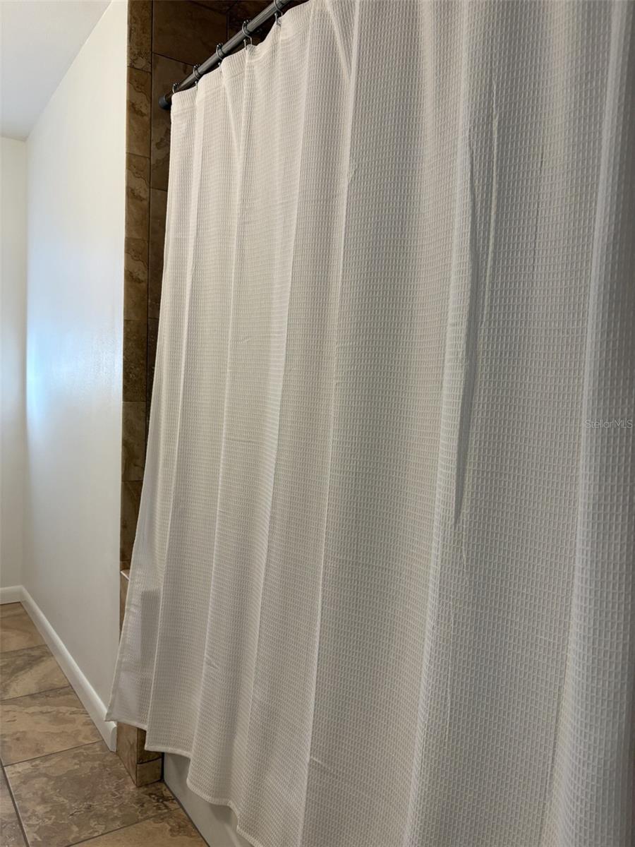 HI-LAND COURT - Residential