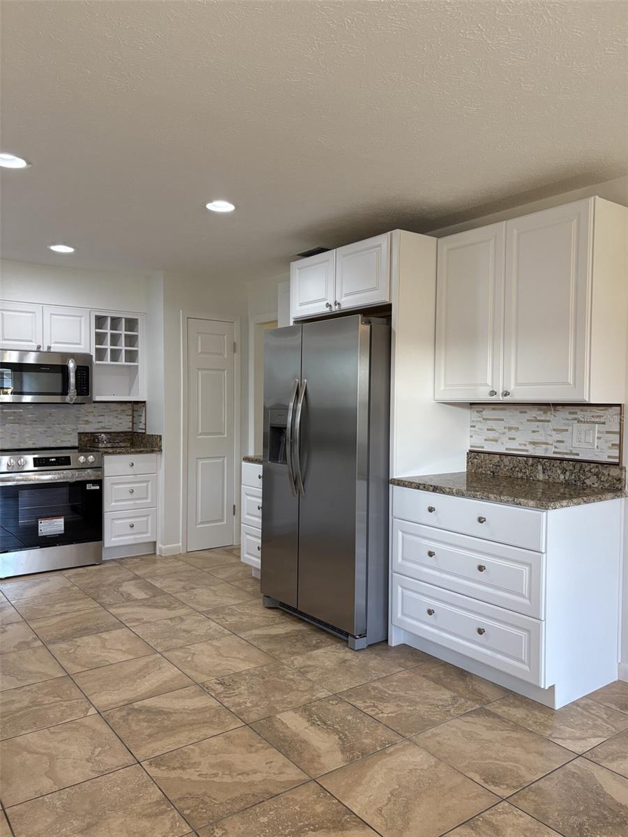 HI-LAND COURT - Residential