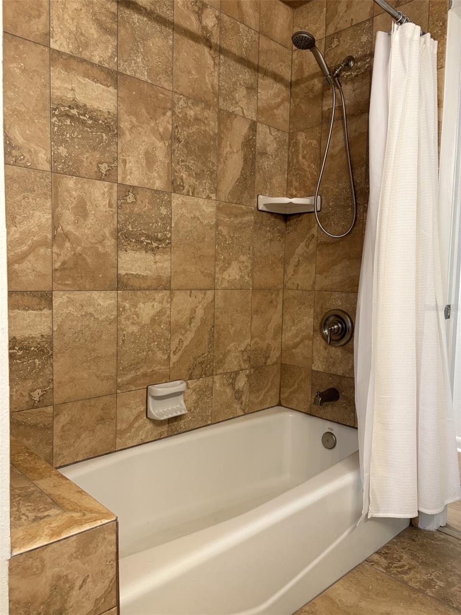 HI-LAND COURT - Residential