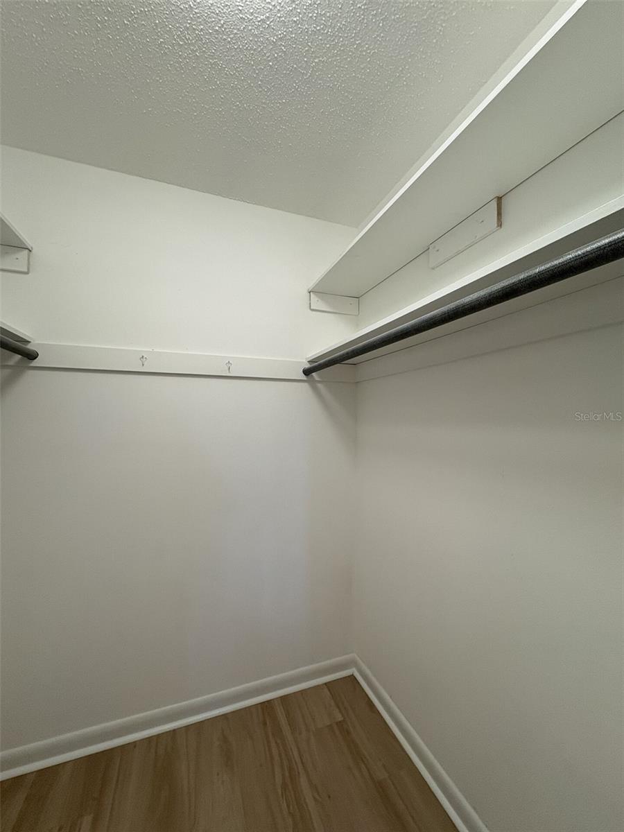 HI-LAND COURT - Residential