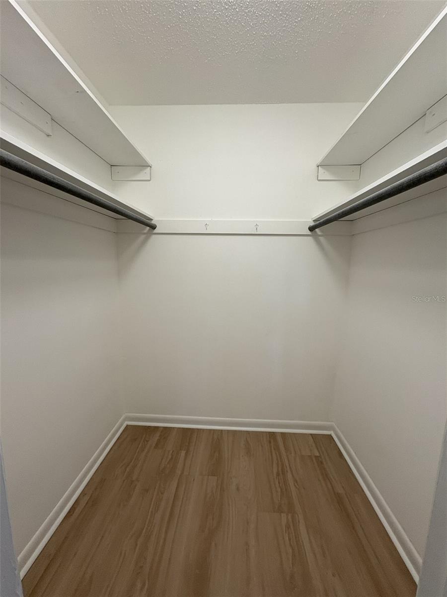 HI-LAND COURT - Residential