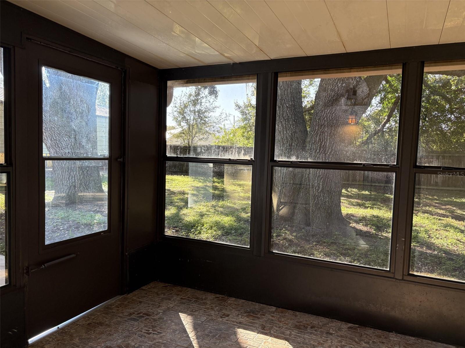 HI-LAND COURT - Residential