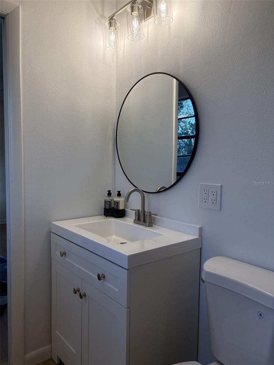 HI-LAND COURT - Residential