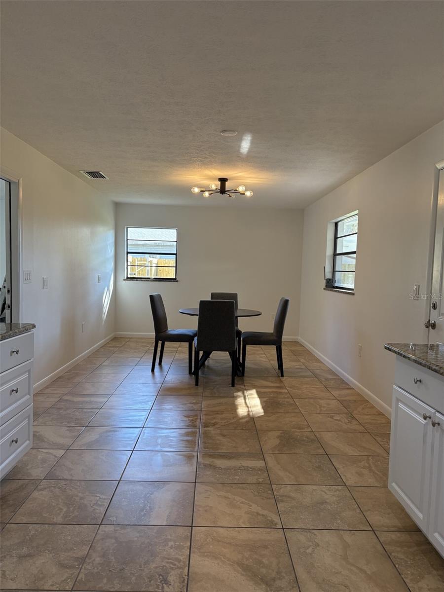 HI-LAND COURT - Residential