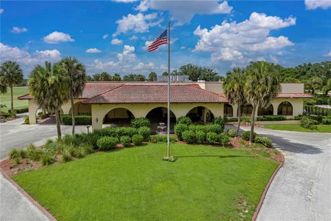 A home in LAKE WALES