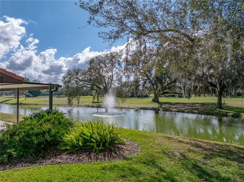 A home in LAKE WALES