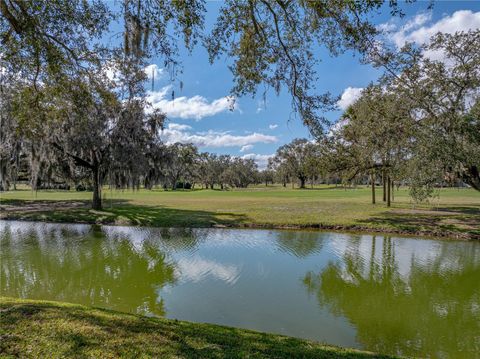 A home in LAKE WALES