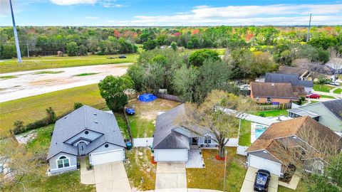 A home in WINTER SPRINGS