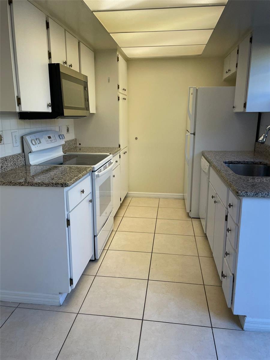 HIDDEN OAKS CONDO PH 12 - Residential