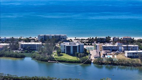 A home in LONGBOAT KEY