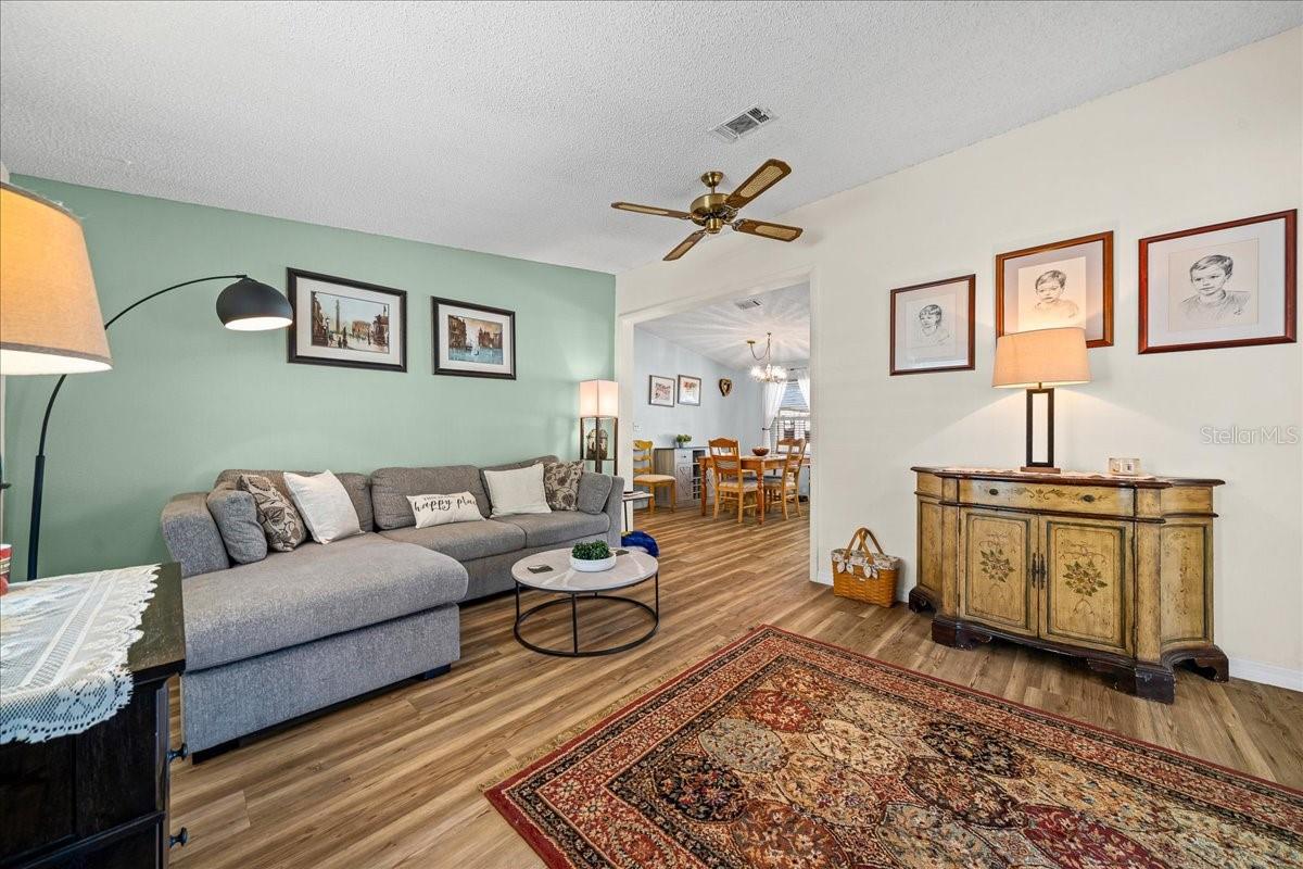 LADY LAKE ORANGE BLOSSOM GARDENS UNIT 09 - Residential