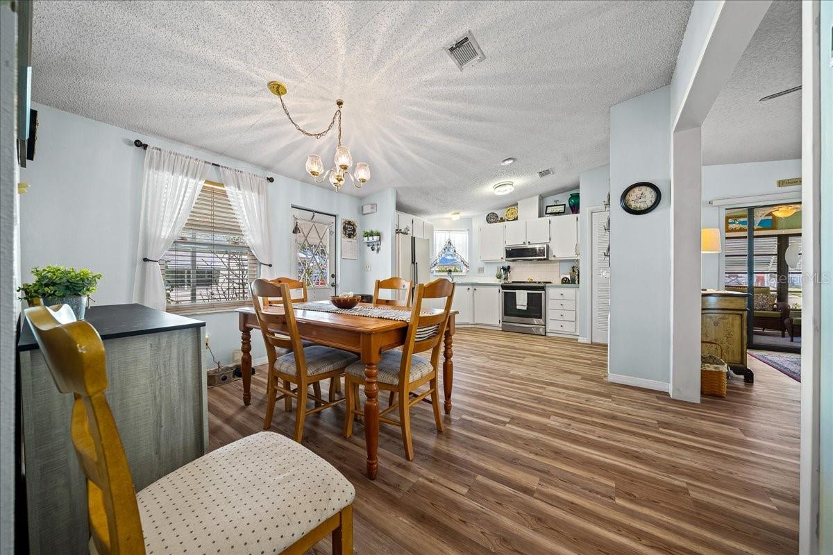 LADY LAKE ORANGE BLOSSOM GARDENS UNIT 09 - Residential