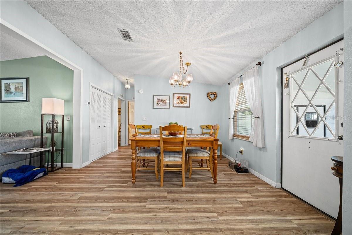 LADY LAKE ORANGE BLOSSOM GARDENS UNIT 09 - Residential