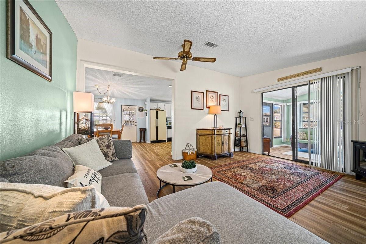 LADY LAKE ORANGE BLOSSOM GARDENS UNIT 09 - Residential