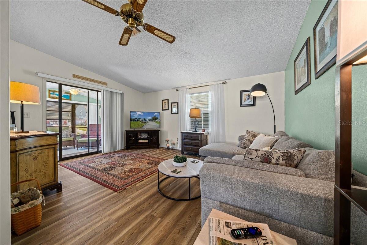 LADY LAKE ORANGE BLOSSOM GARDENS UNIT 09 - Residential