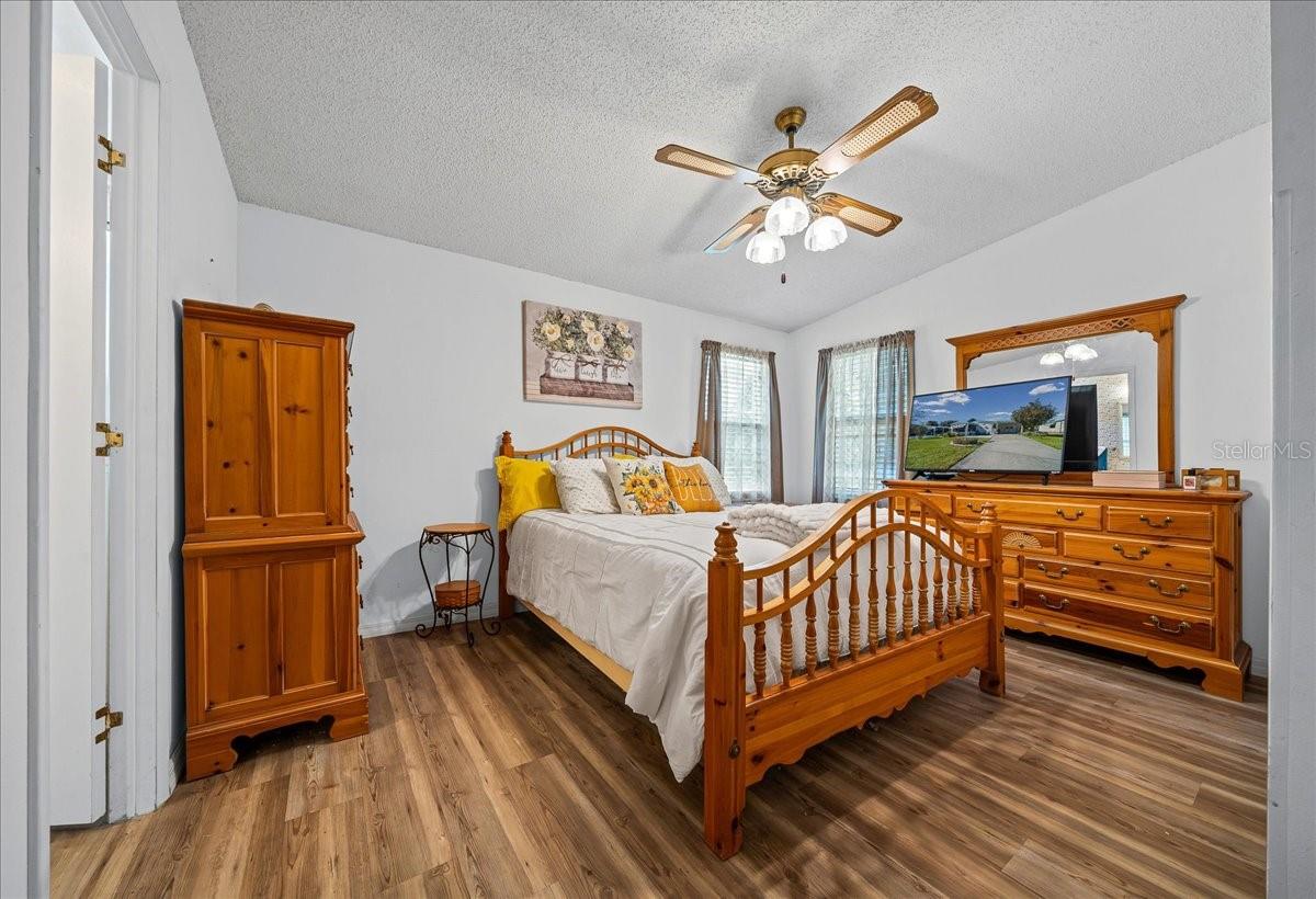 LADY LAKE ORANGE BLOSSOM GARDENS UNIT 09 - Residential