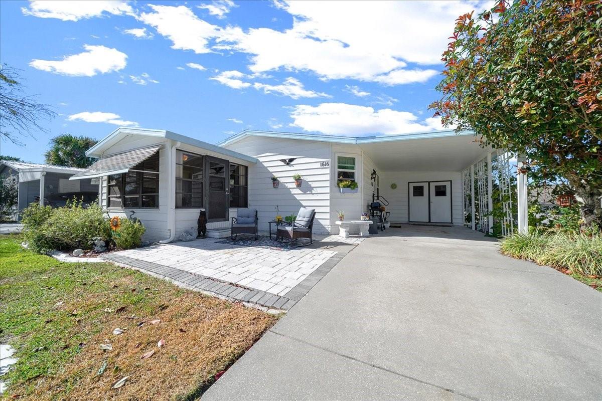 LADY LAKE ORANGE BLOSSOM GARDENS UNIT 09 - Residential