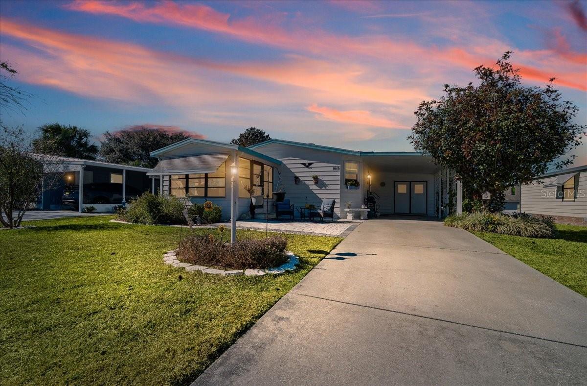 LADY LAKE ORANGE BLOSSOM GARDENS UNIT 09 - Residential