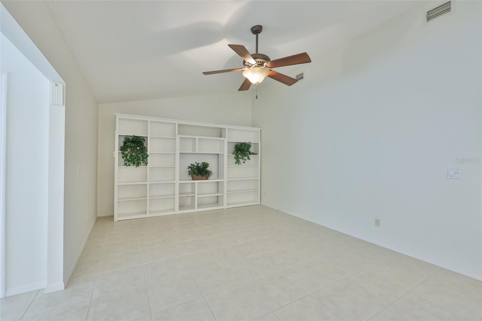 SUN CITY CENTER UNIT 32B - Residential