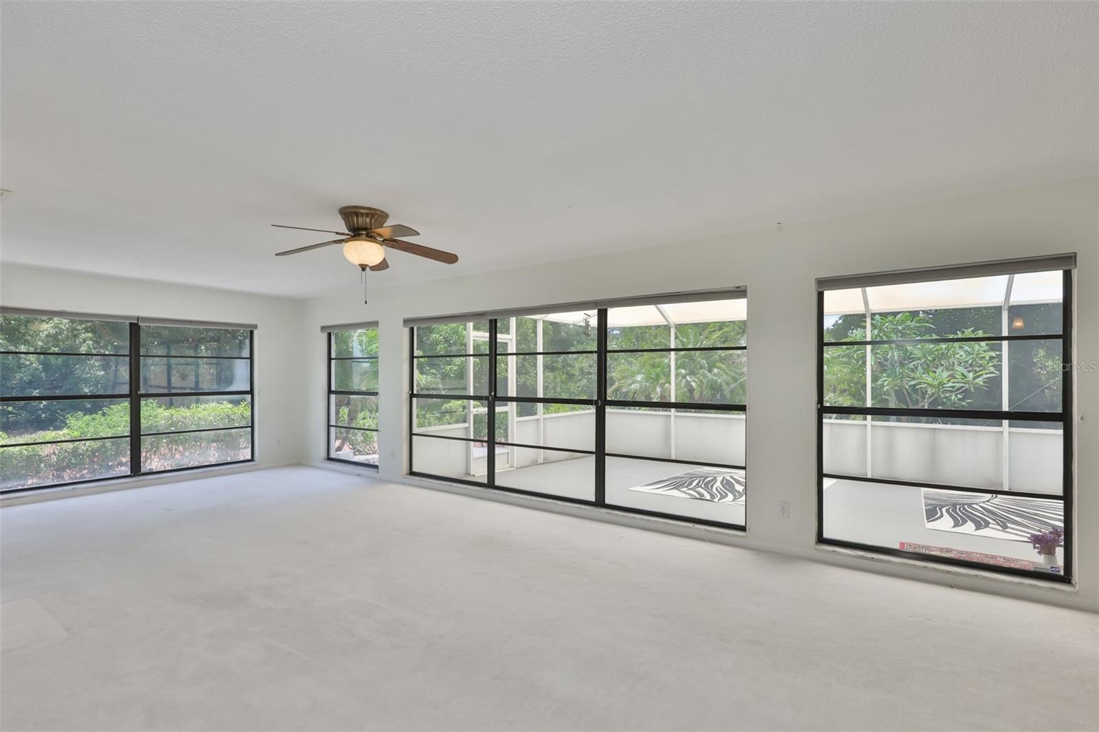 SUN CITY CENTER UNIT 32B - Residential