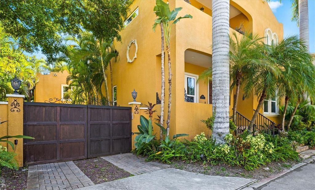 Photo of 1724 Cherry Lane, Sarasota, FL 34236 (MLS # A4668989)