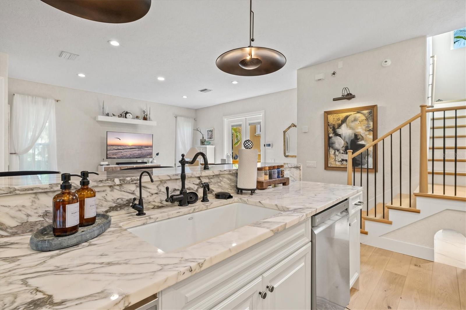 BURNS REALTY - Residential
