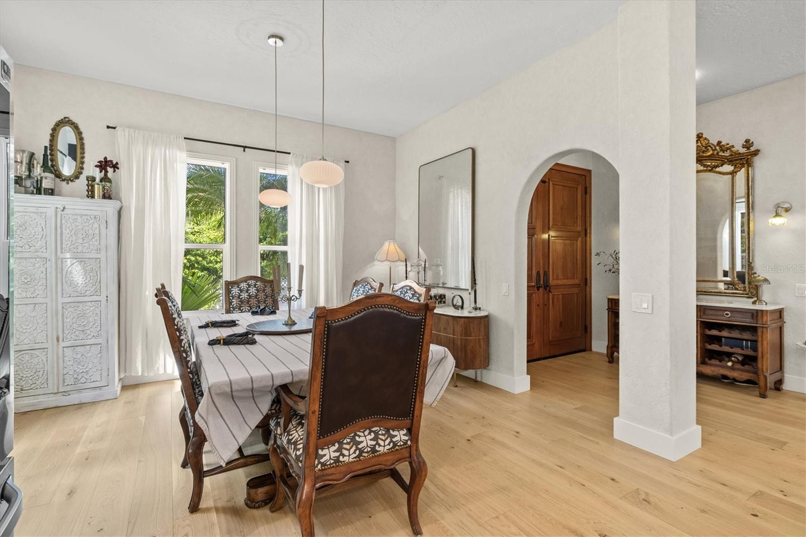 BURNS REALTY - Residential
