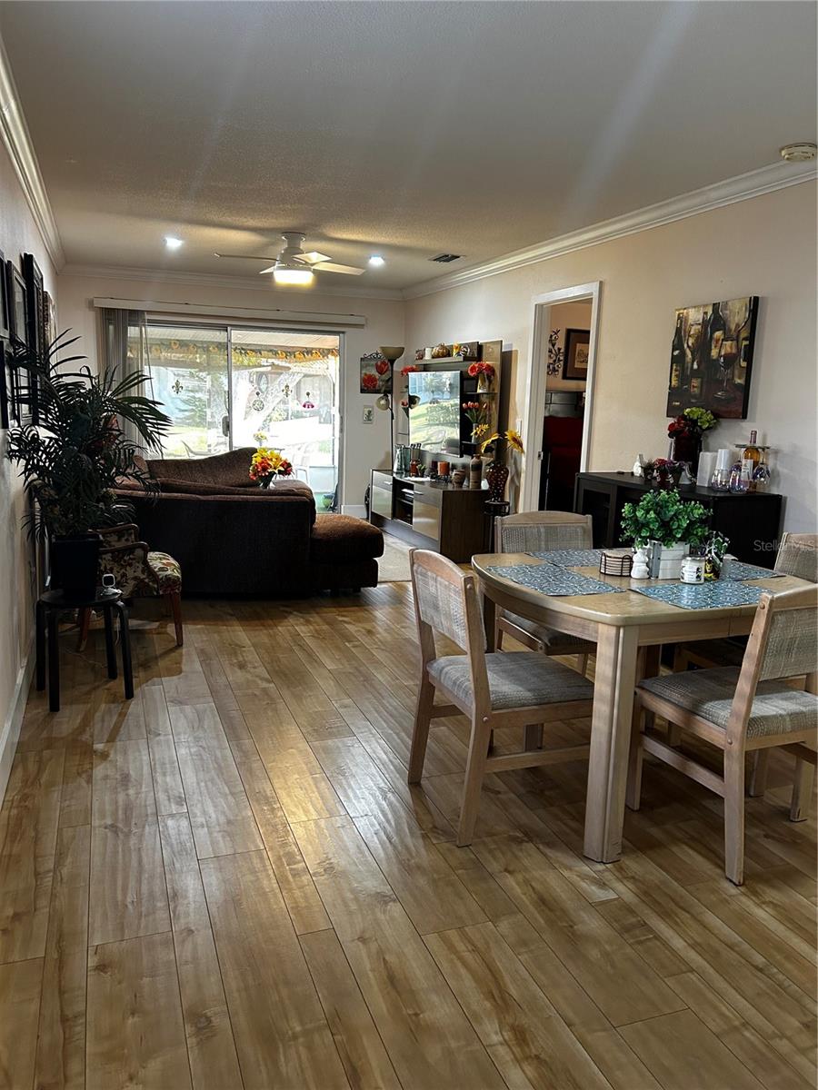 OAKWOOD VILLAS SEC B - Residential Lease