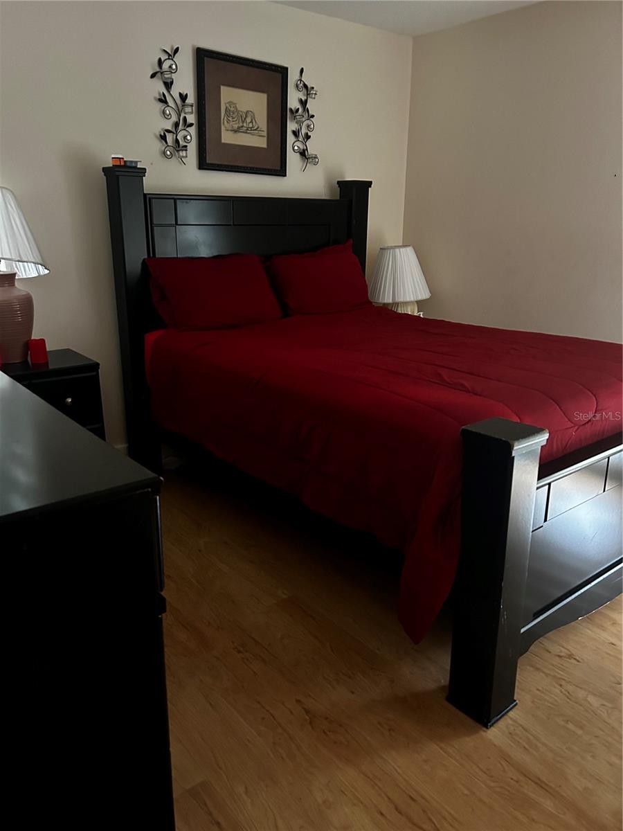 OAKWOOD VILLAS SEC B - Residential Lease