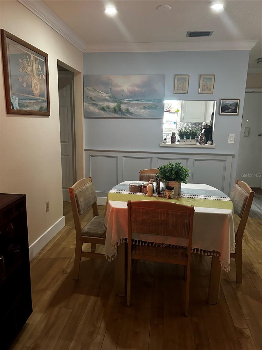 OAKWOOD VILLAS SEC B - Residential Lease