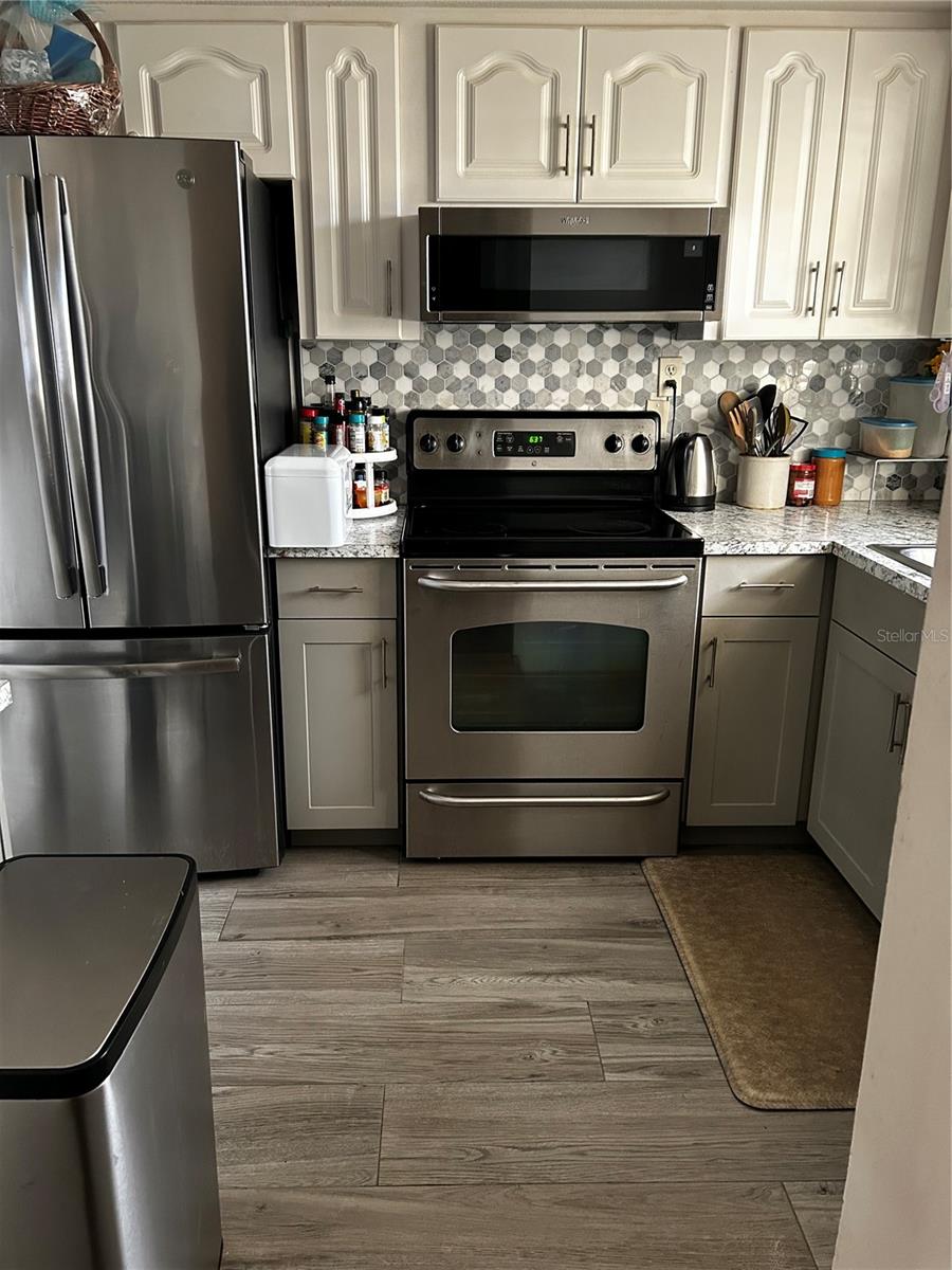 OAKWOOD VILLAS SEC B - Residential Lease