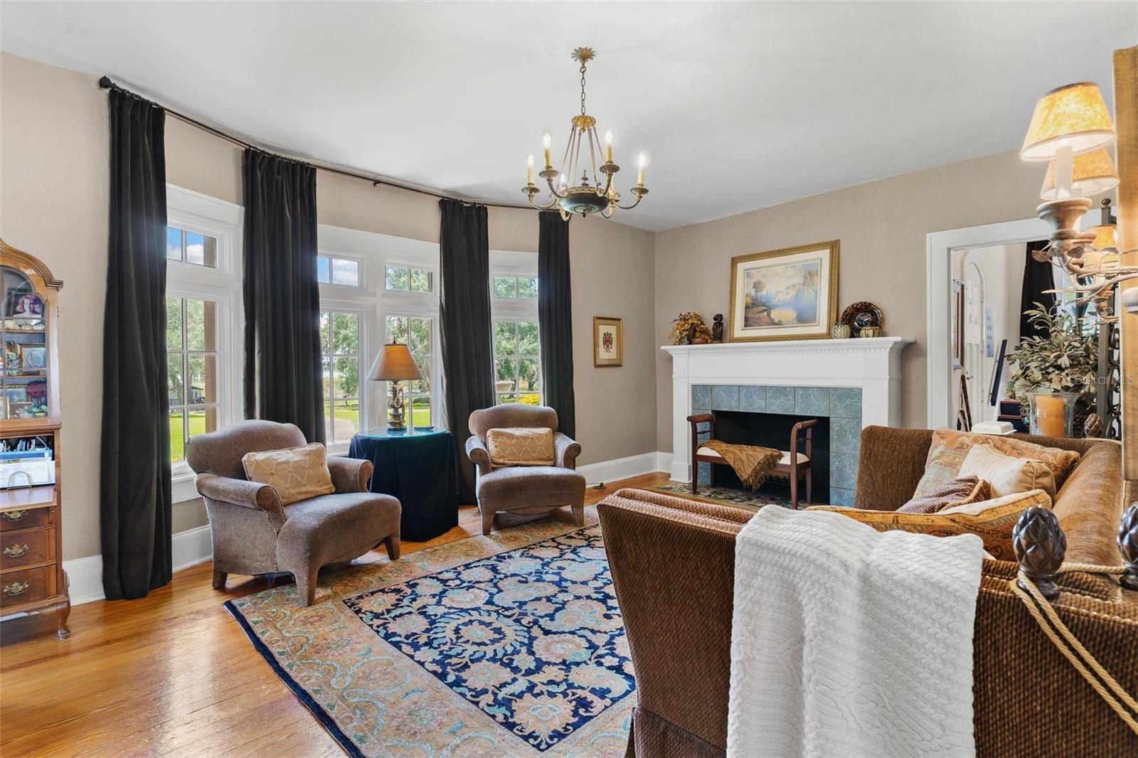 SILVER LAKE ESTATES - Residential