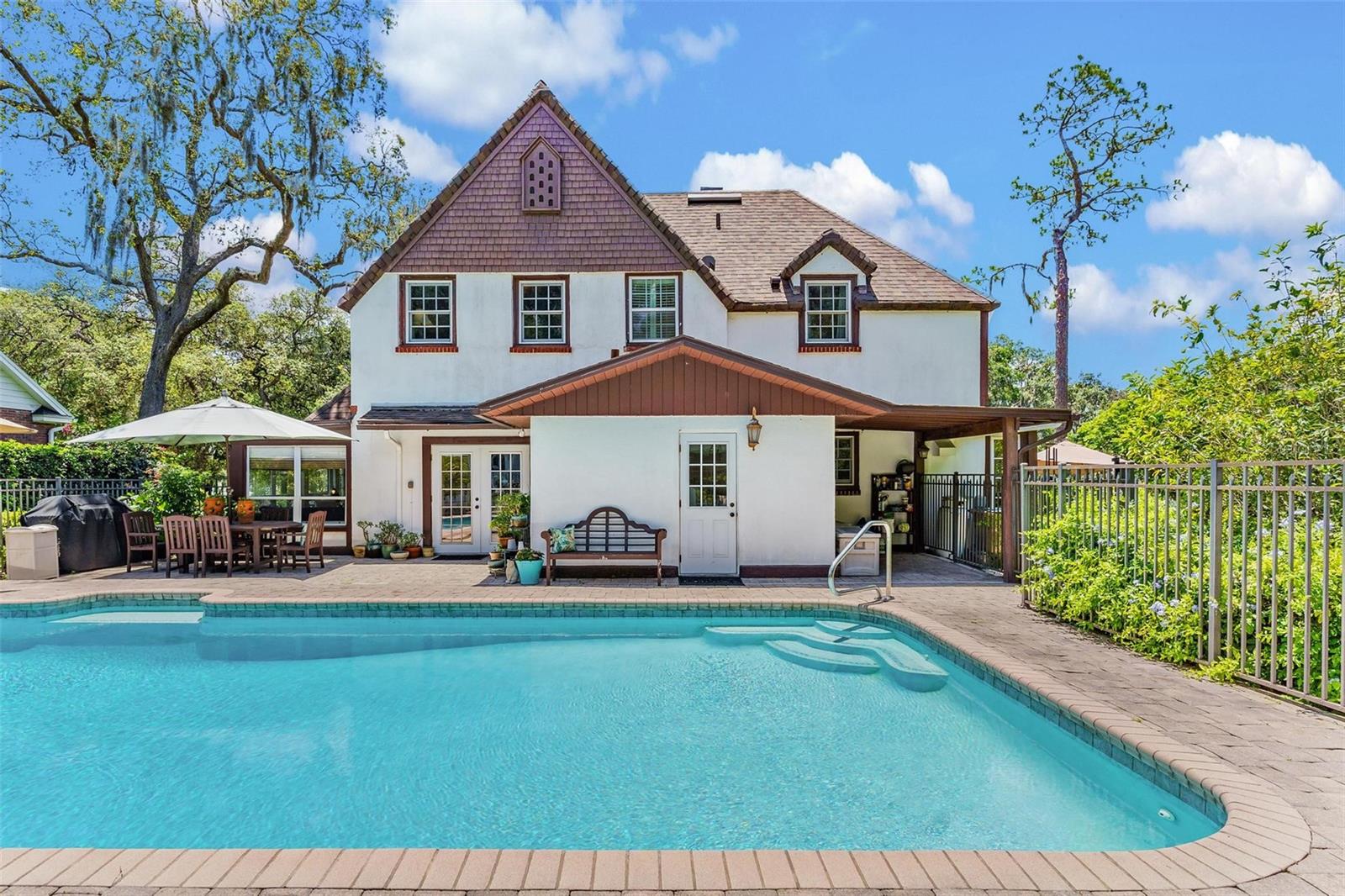SILVER LAKE ESTATES - Residential