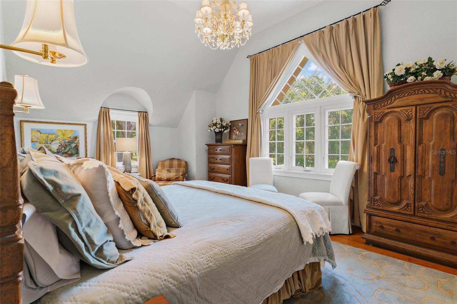 SILVER LAKE ESTATES - Residential