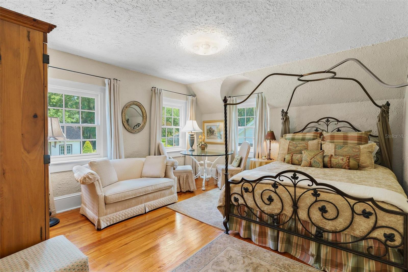 SILVER LAKE ESTATES - Residential