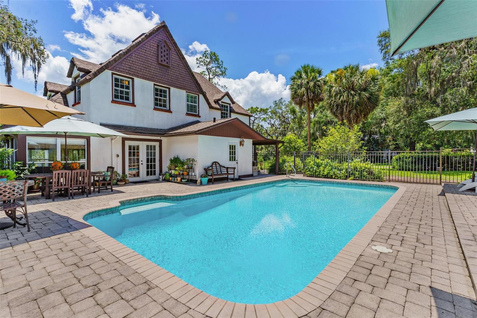 SILVER LAKE ESTATES - Residential