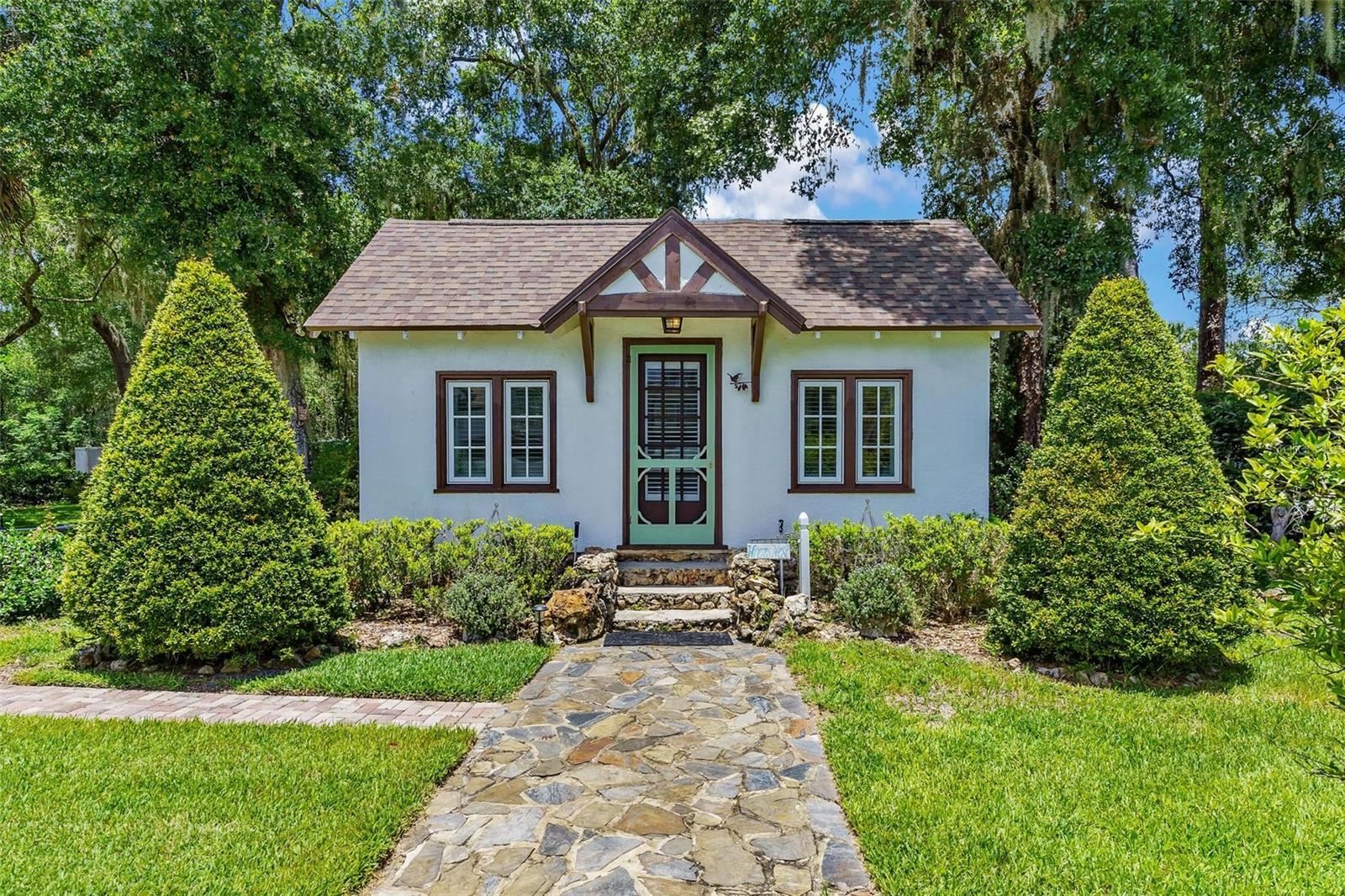 SILVER LAKE ESTATES - Residential