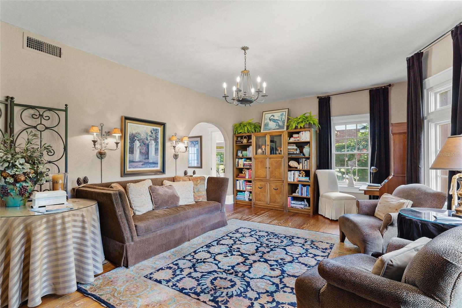 SILVER LAKE ESTATES - Residential