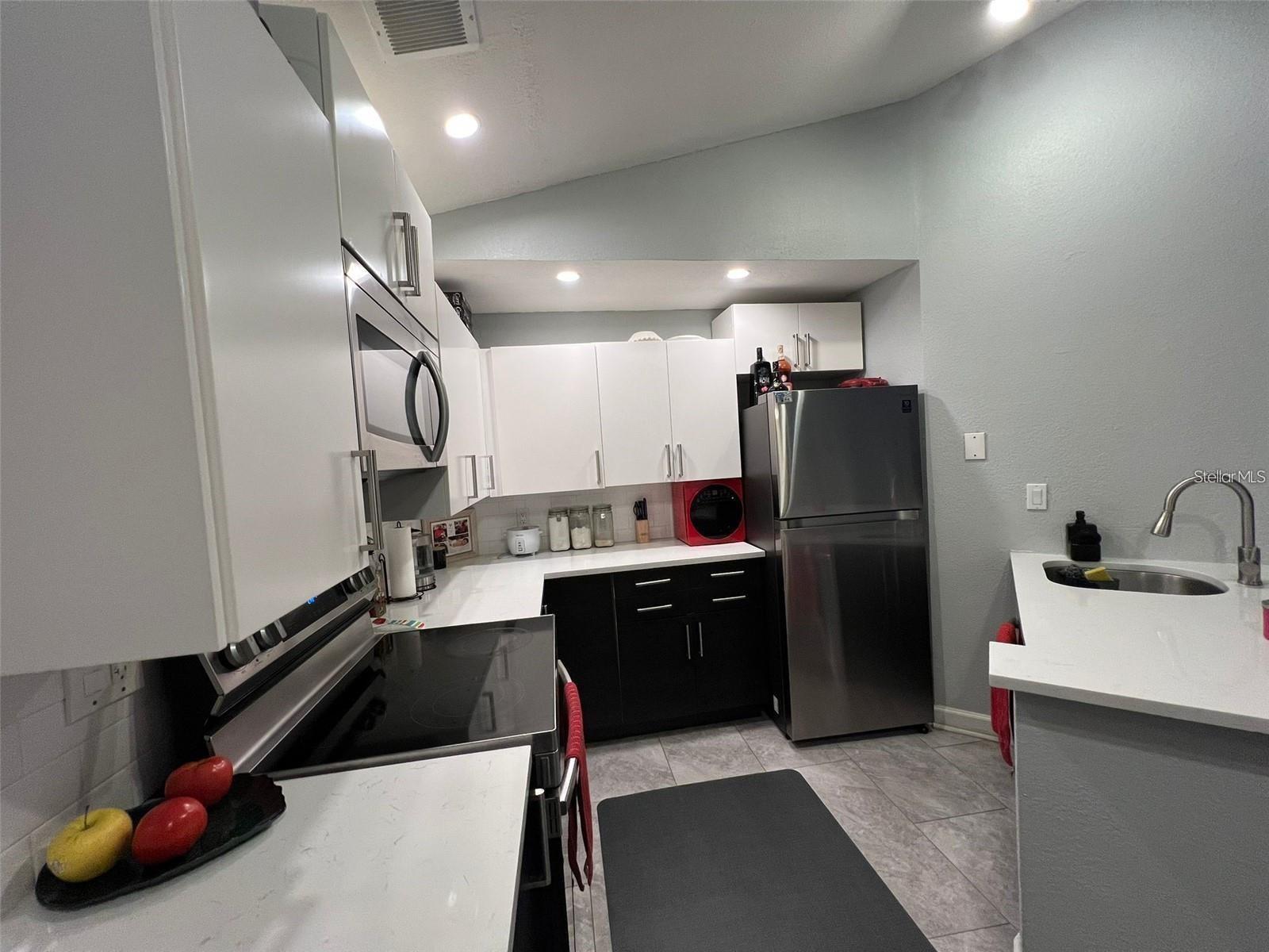 VENETIAN PLACE - Residential Lease