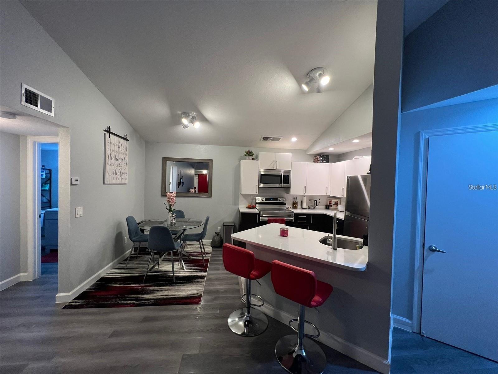 VENETIAN PLACE - Residential Lease