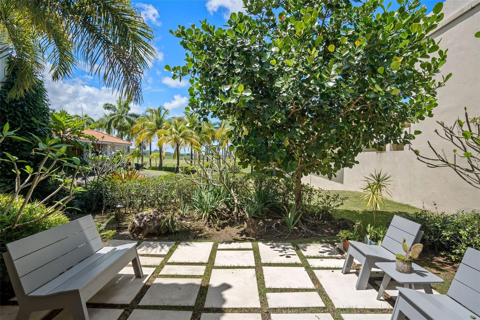 DORADO BEACH EAST - Residential