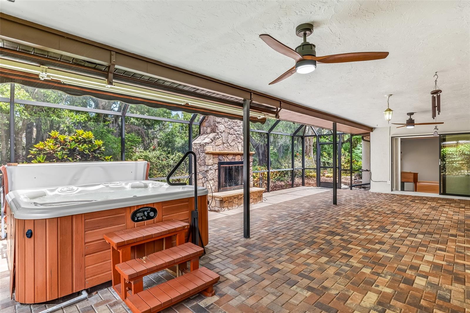 SHERWOOD FOREST - Residential