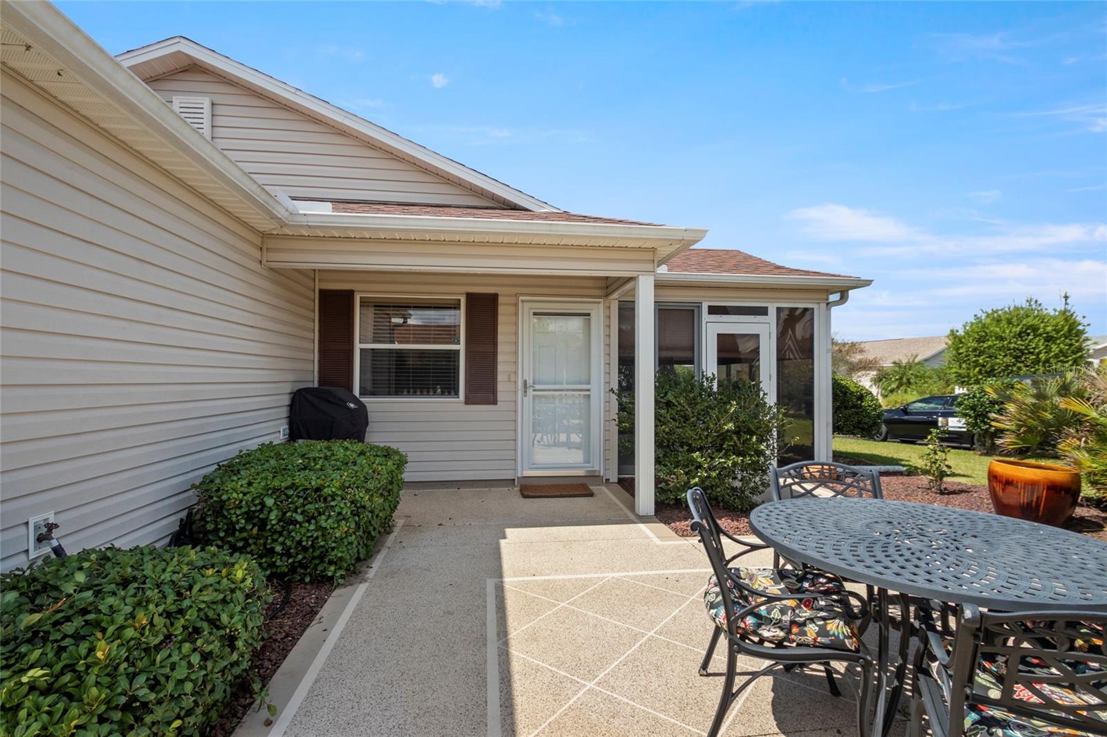 2516 BANNING COURT