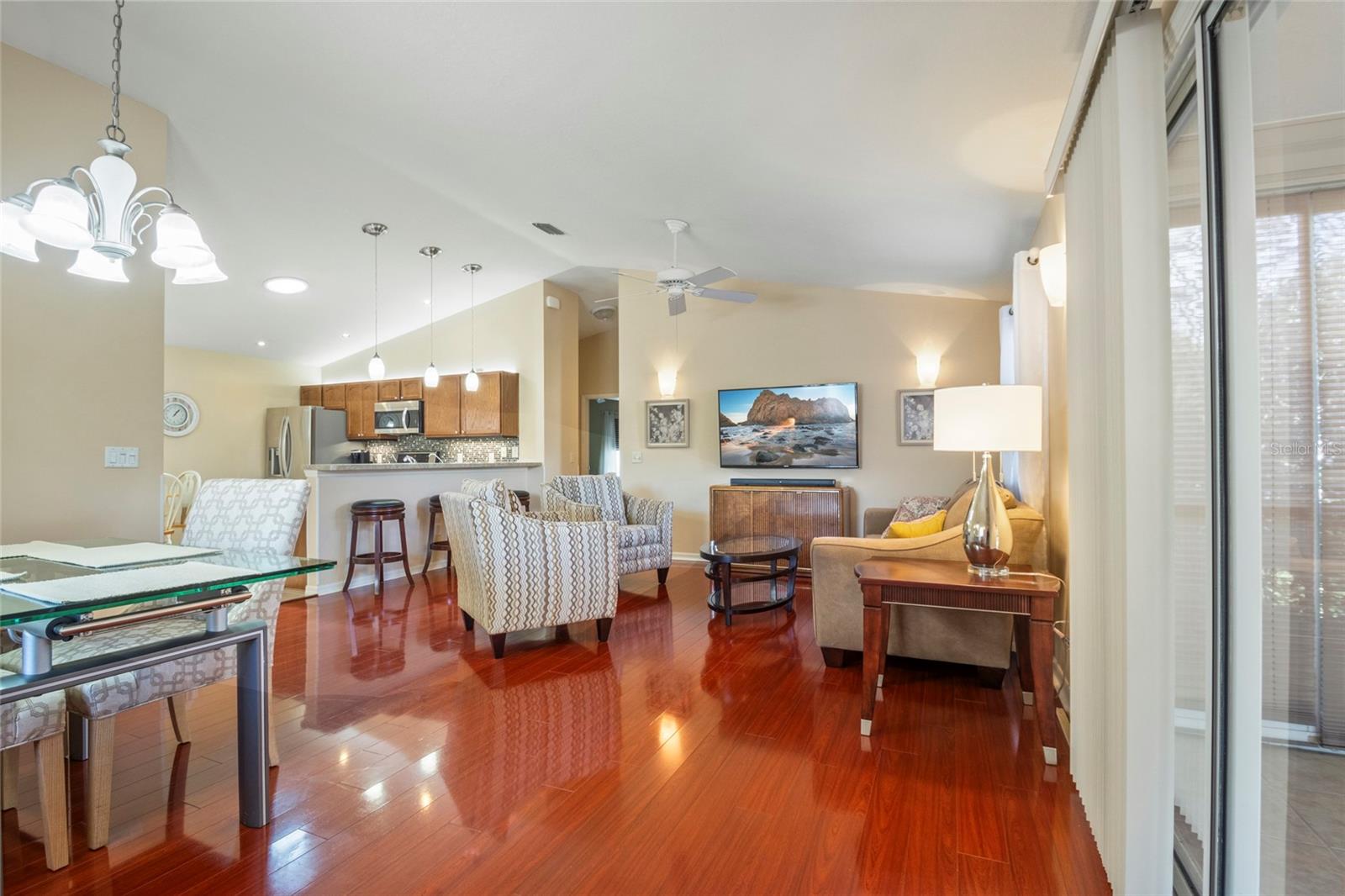 2516 BANNING COURT