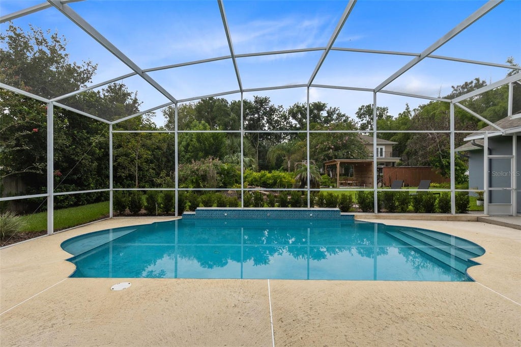 Photo of 113 Sandy Oaks Place, Longwood, FL 32779 (MLS # O6429108)