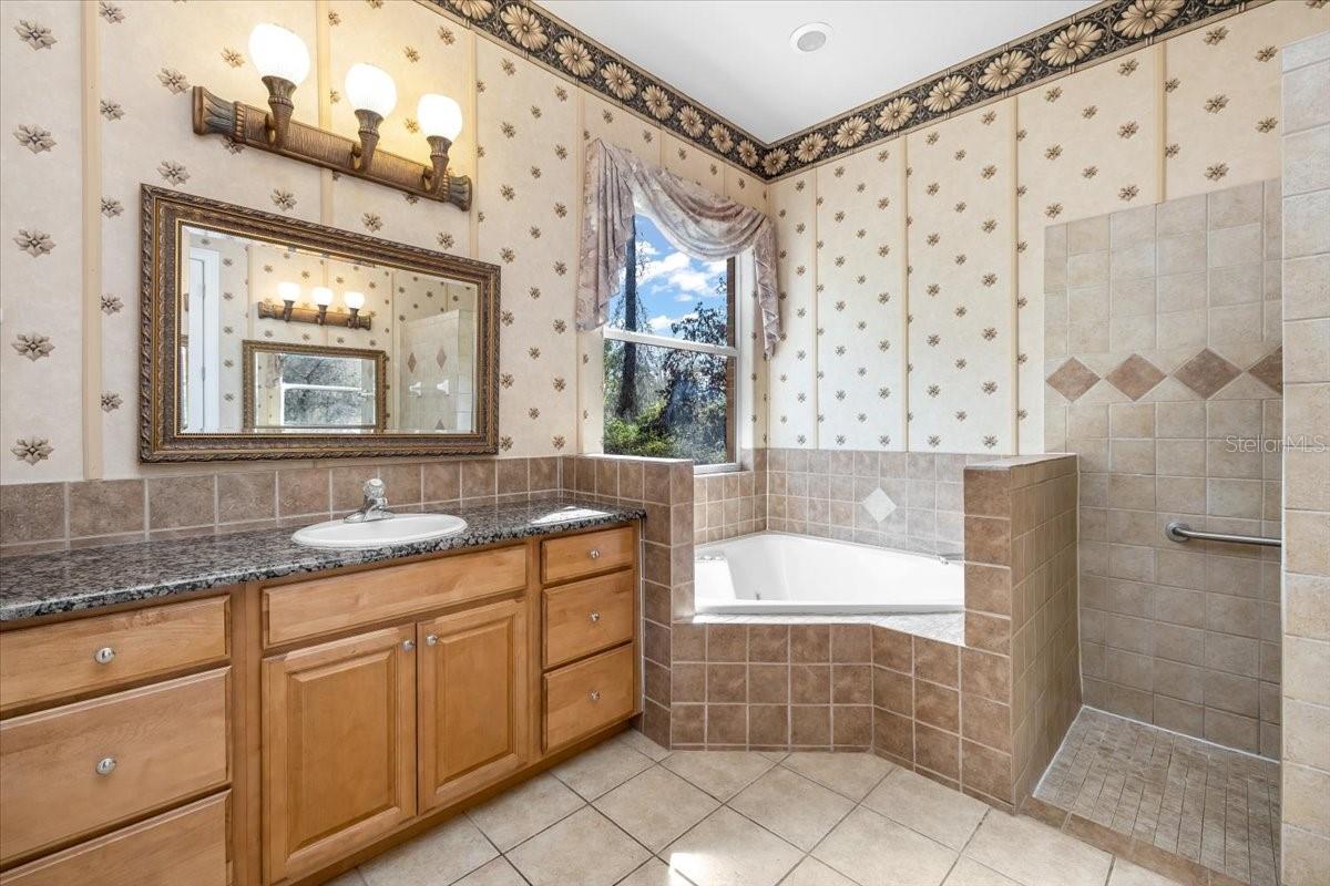 04 FAIRWAYS - Residential